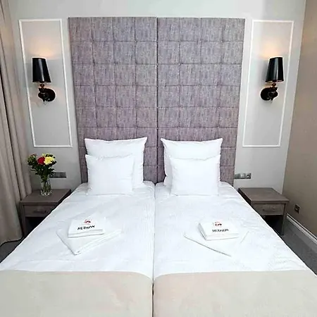 Hudson 4*