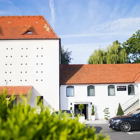 Hudson Nocleg ze śniadaniem