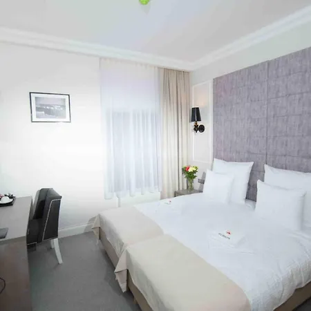 Hudson Bed & Breakfast 4*