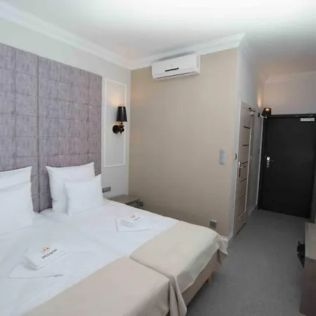 Hudson Bed & Breakfast 4*